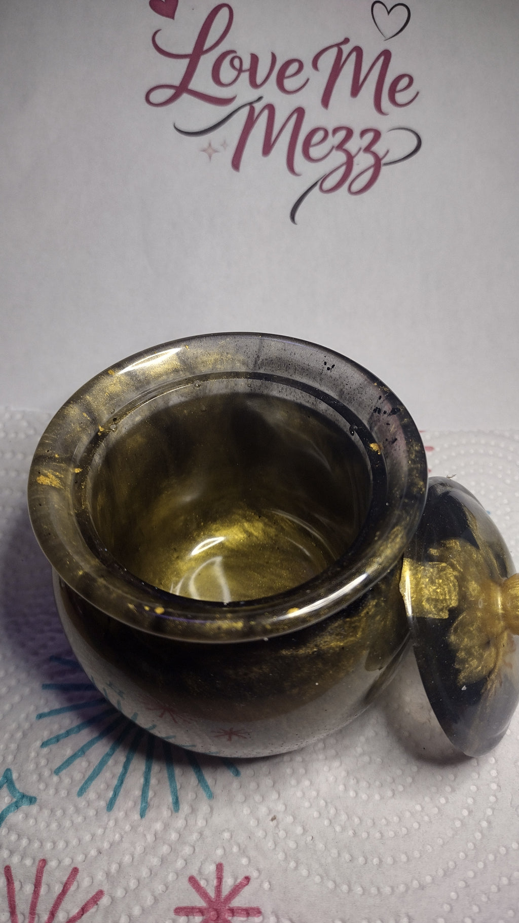 Gold/Black resin jar