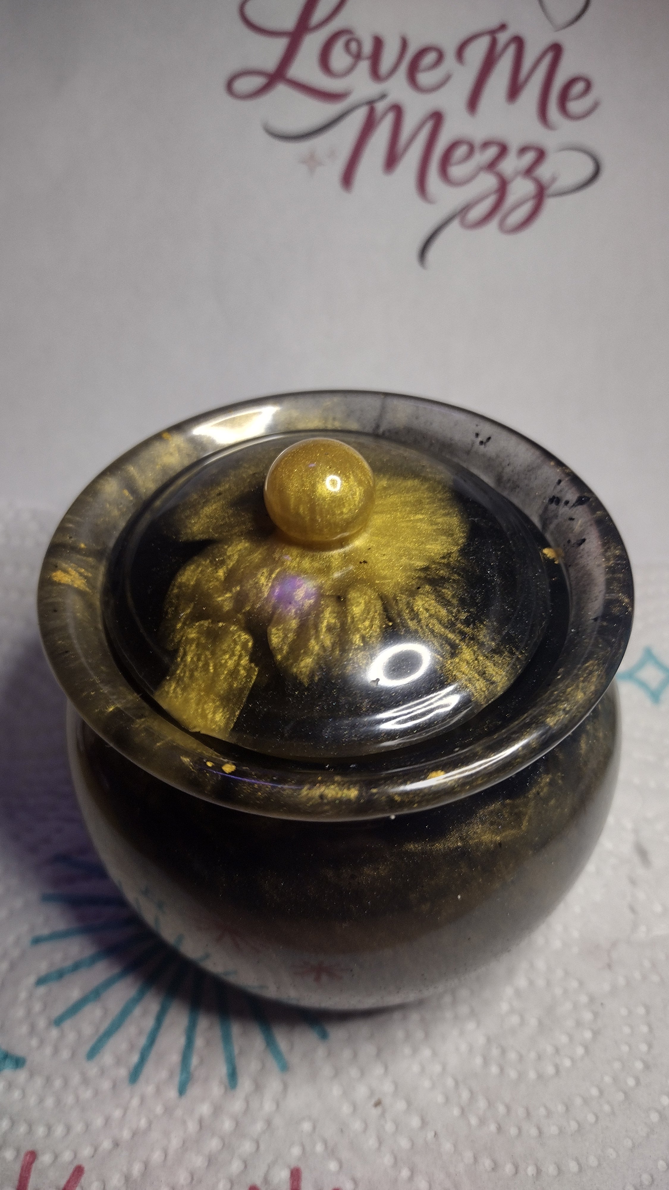 Gold/Black resin jar
