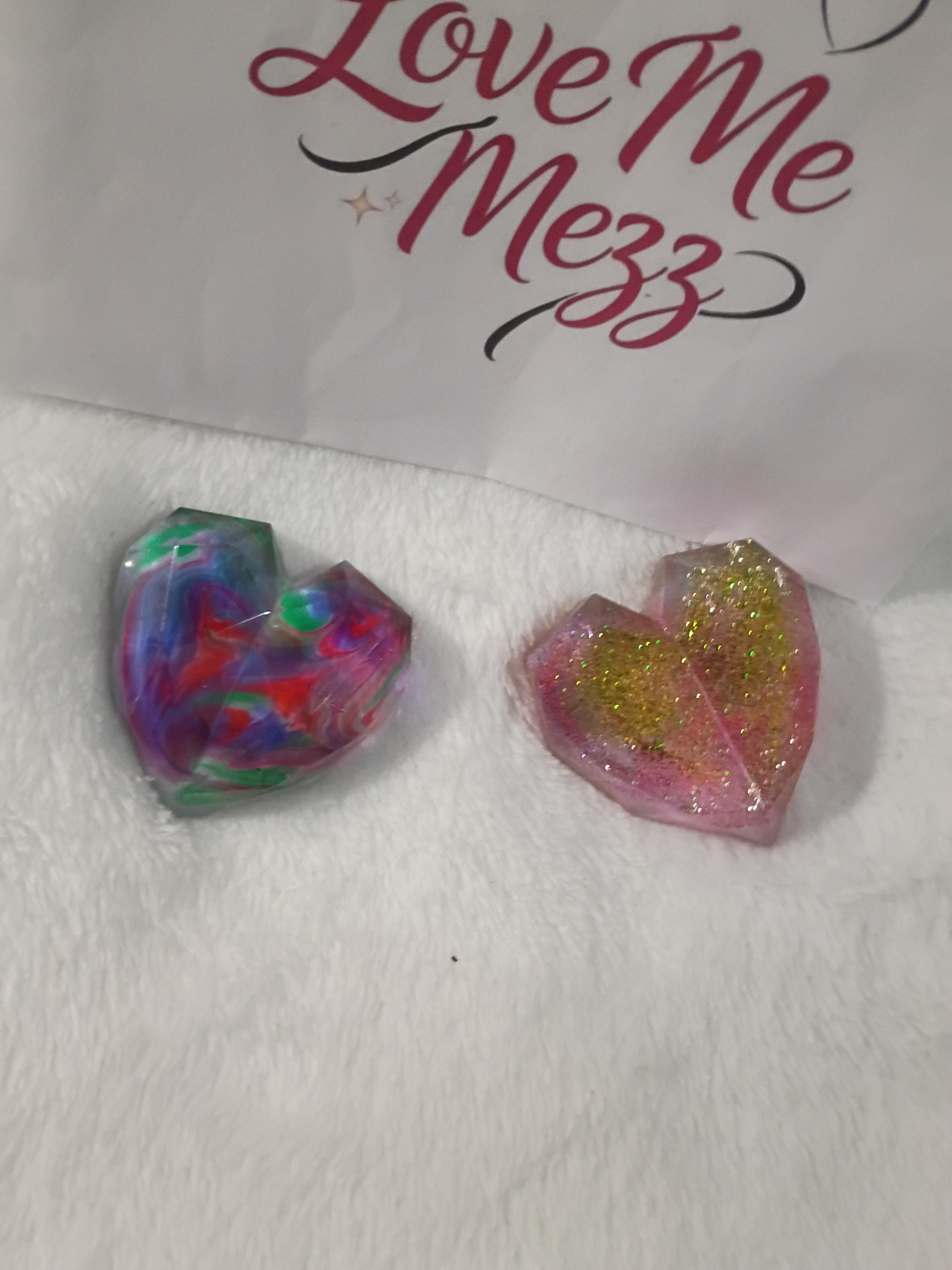2 hearts made with resin