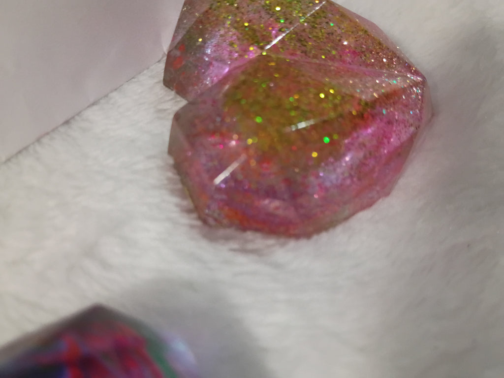 2 hearts made with resin