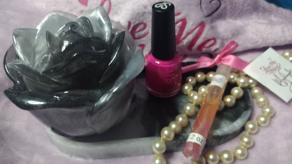 Marble rose jar and matching plate